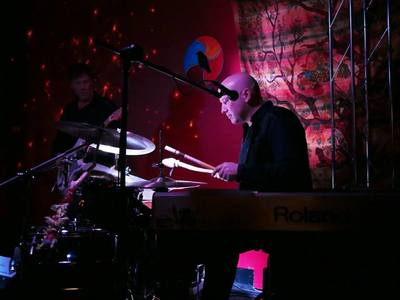 Eric Montgomery performing live
